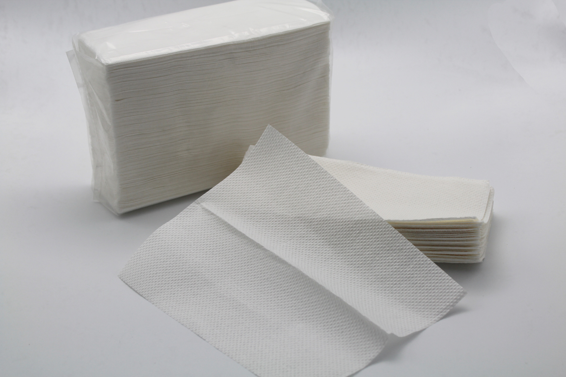 供应 厂家直销 优质 擦手纸(三折式)