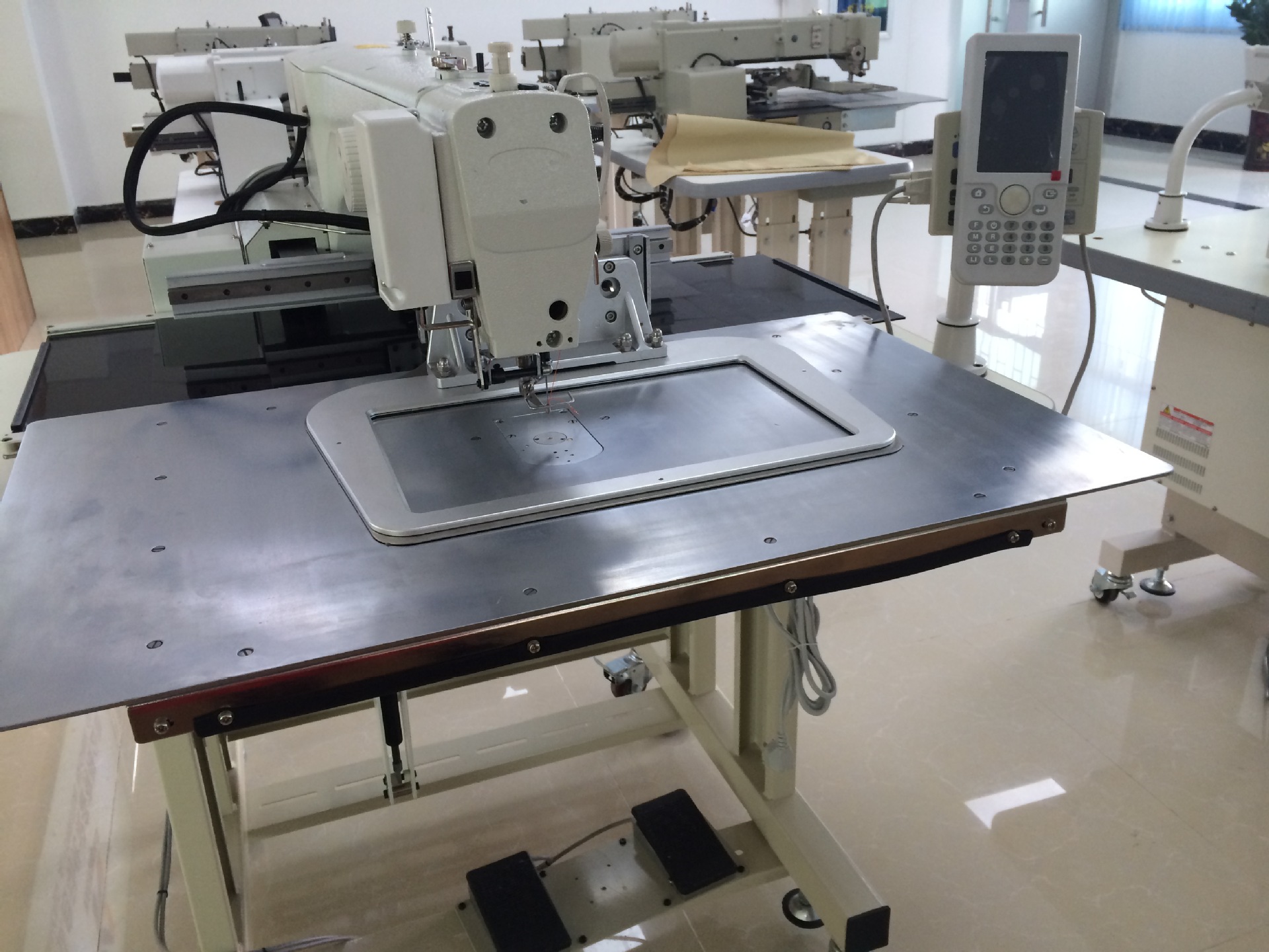 价格又便宜?找双宇电脑针车