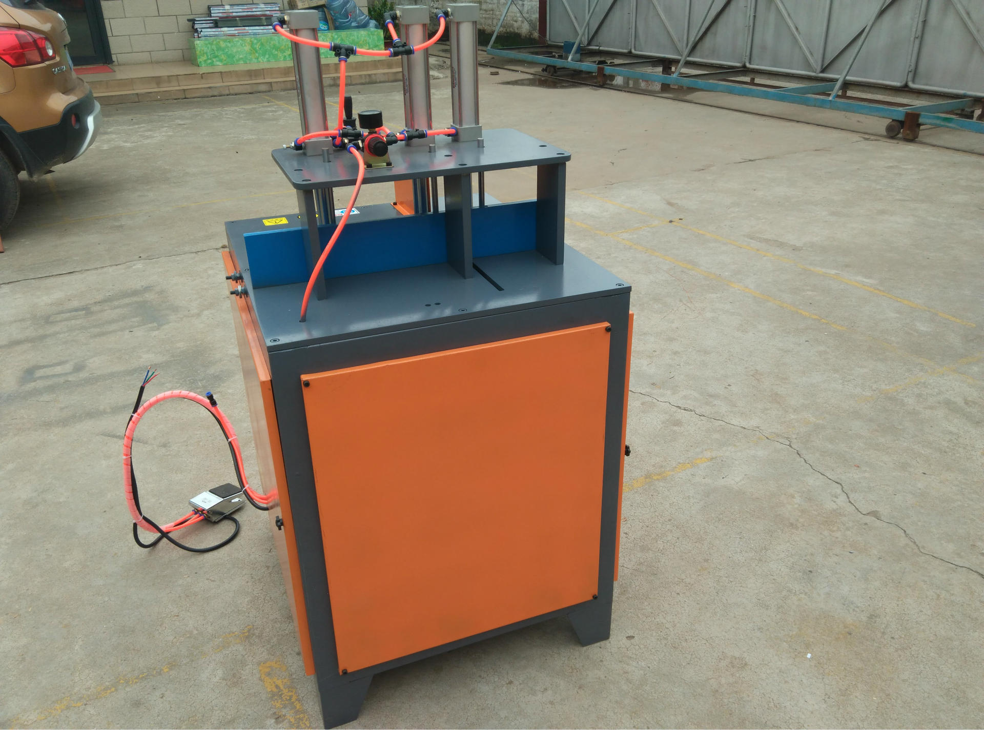 铝门窗机械铝合金幕墙门窗型材切割机铝材木材铝管铝棒开料机直切