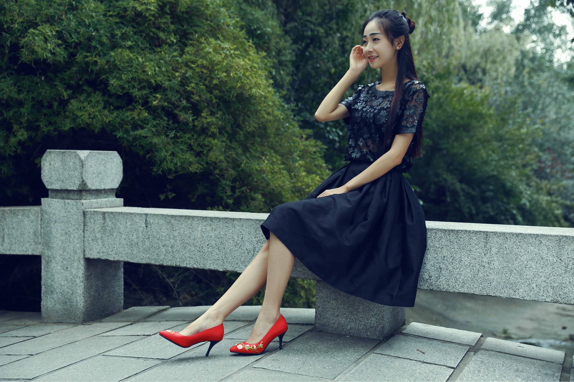 民族风绣花修身旗袍装乐福浅口单鞋 细跟高跟鞋女真皮春秋款