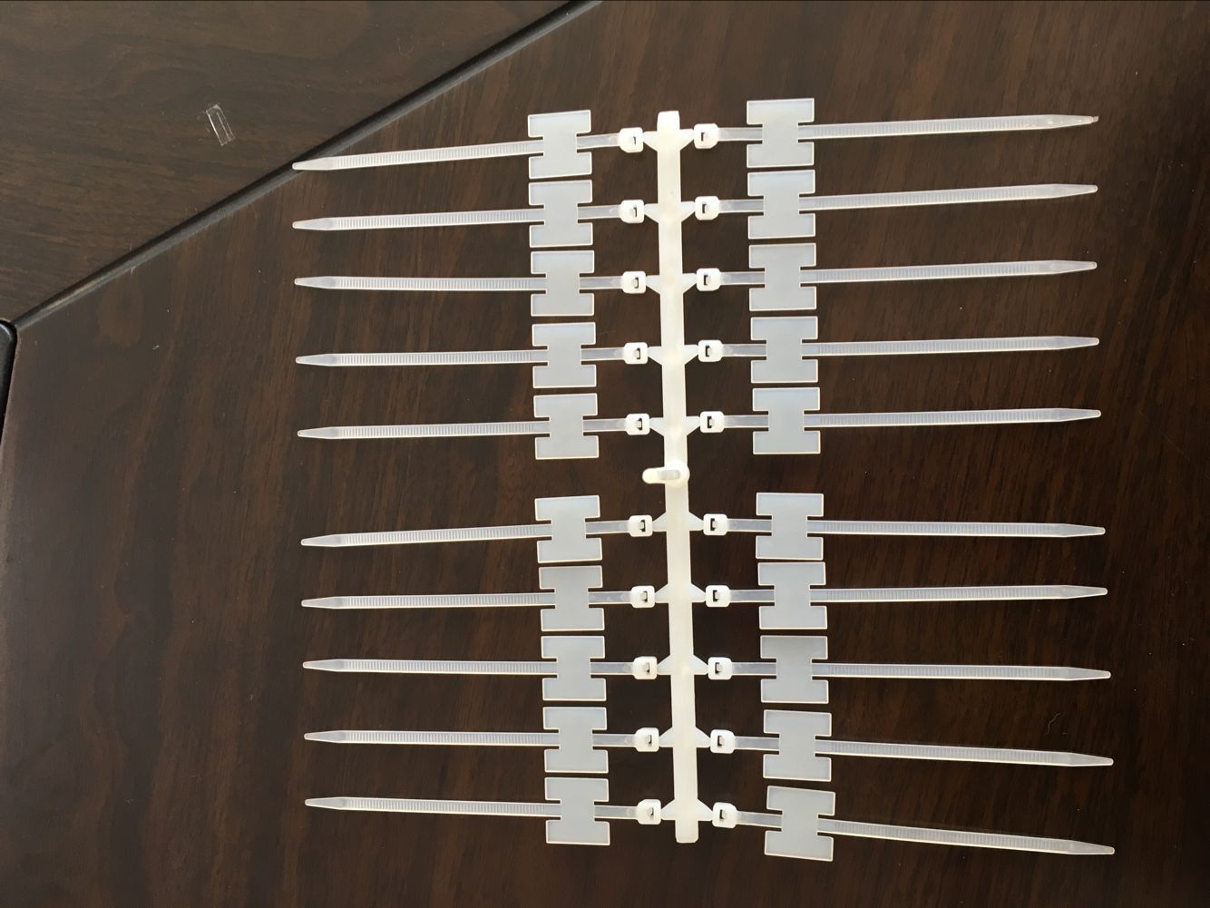 乐清博锐供应尼龙扎带模具 膨胀管模具 防水电缆接头模具
