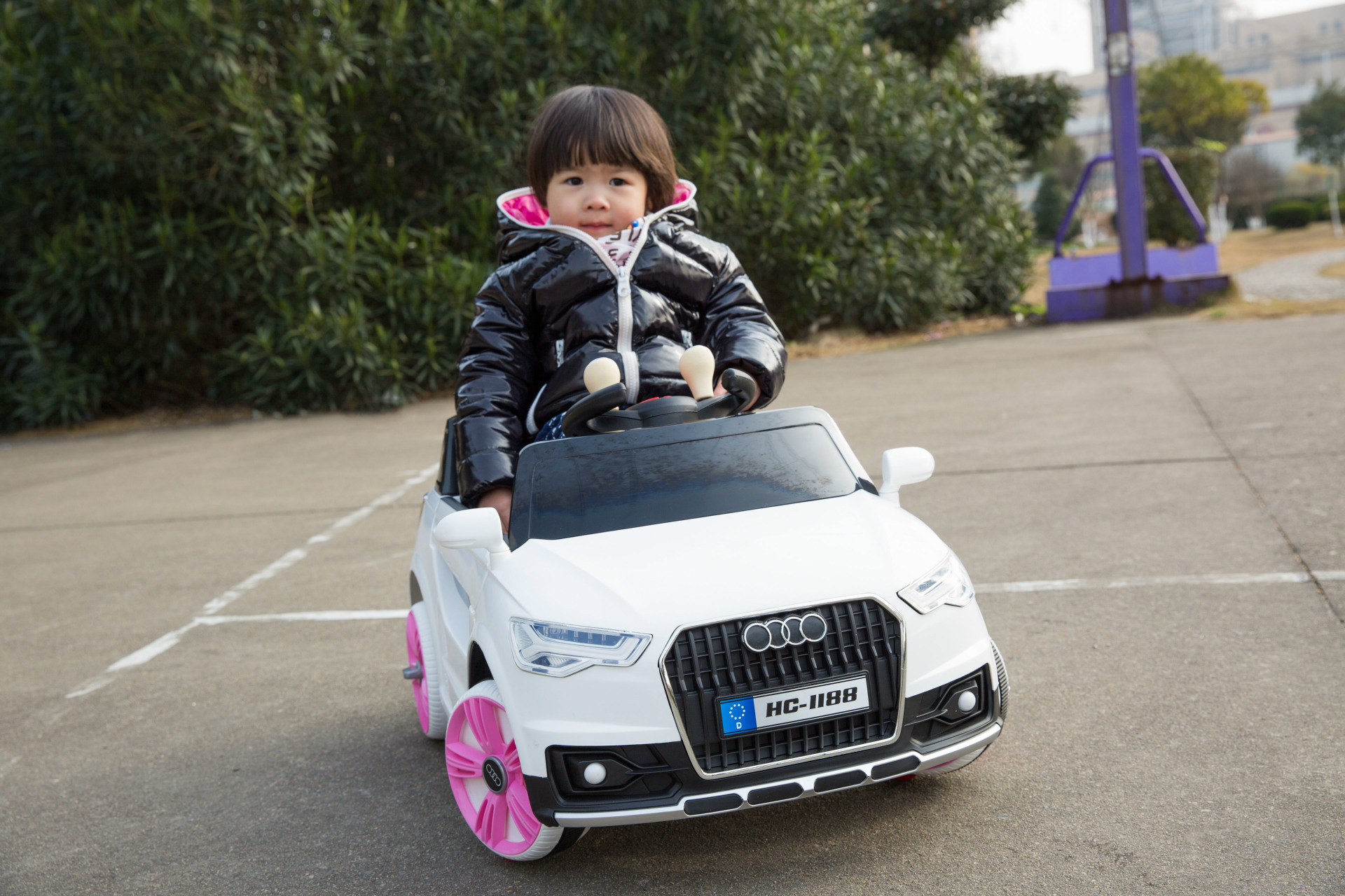 好儿佳童车,奥迪摇摆电动车,四轮宝宝玩具车,遥控儿童玩具汽车