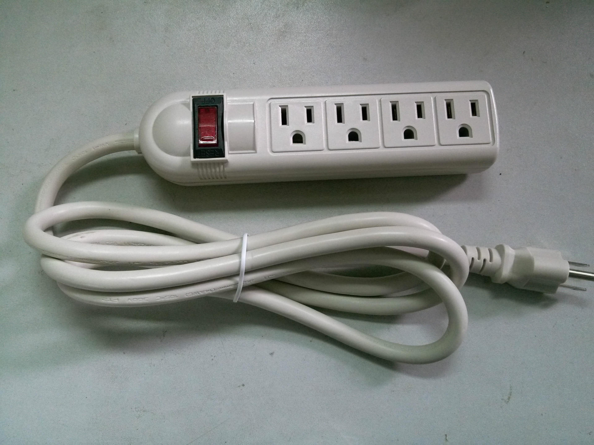 供应ul认证美式多功能四联排插座