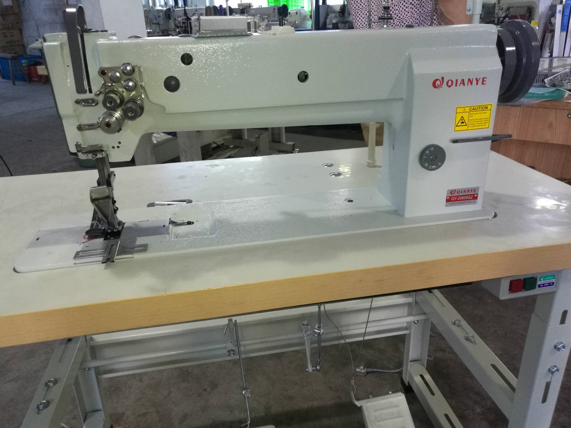 汽车脚垫双针拼接缝纫机 标准款三同步汽车脚垫双针长臂同步车