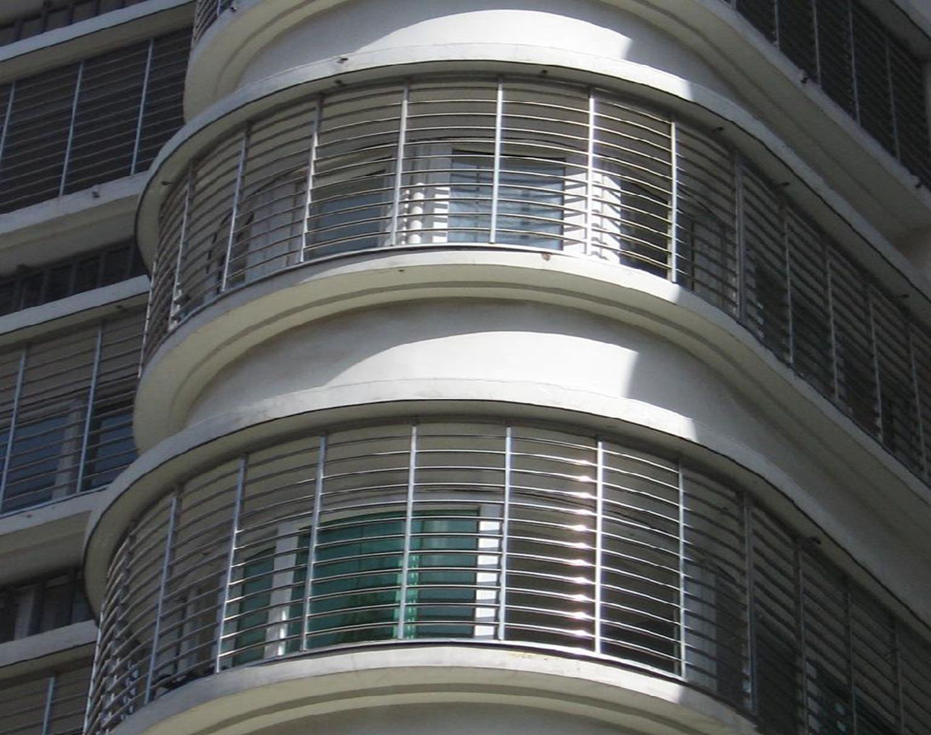 广东厂家专业生产安装304不锈钢防盗网 价格便宜 免费量尺寸