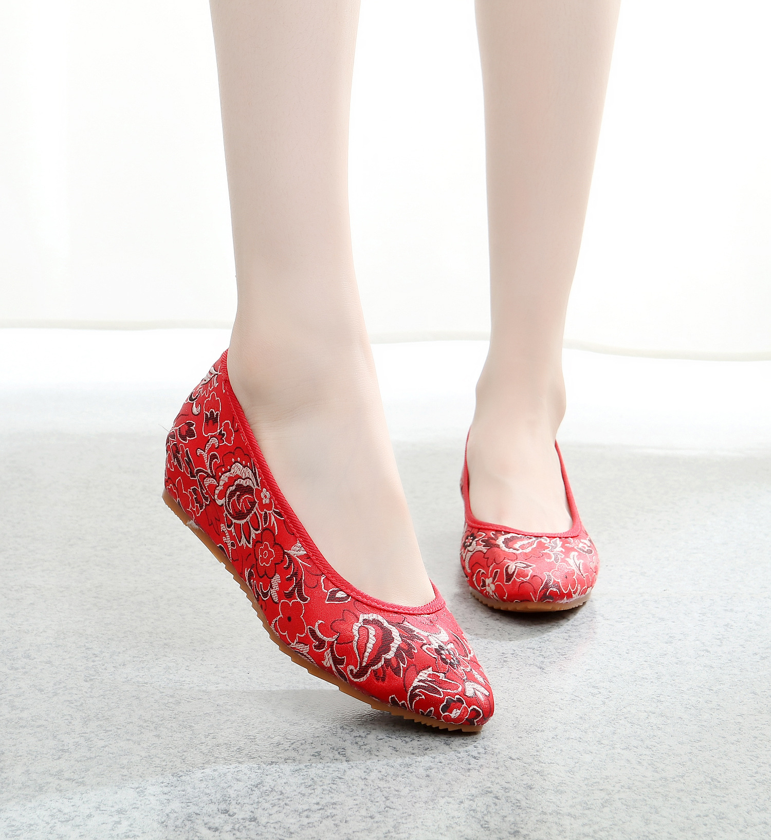 0成交6964双2018春季新款北京布鞋绣花鞋内增高低帮尖头套脚婚