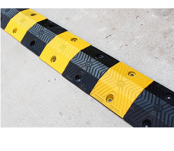 【全网疯抢】减速带铸钢 减速带铸铁临沂河南 承重百吨