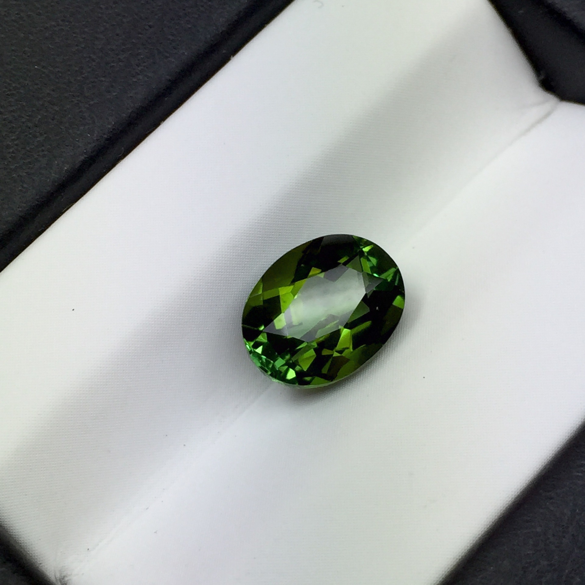 天然碧玺裸石戒面 巴西碧玺电气石 方形大粒绿碧玺 手工刻面批发