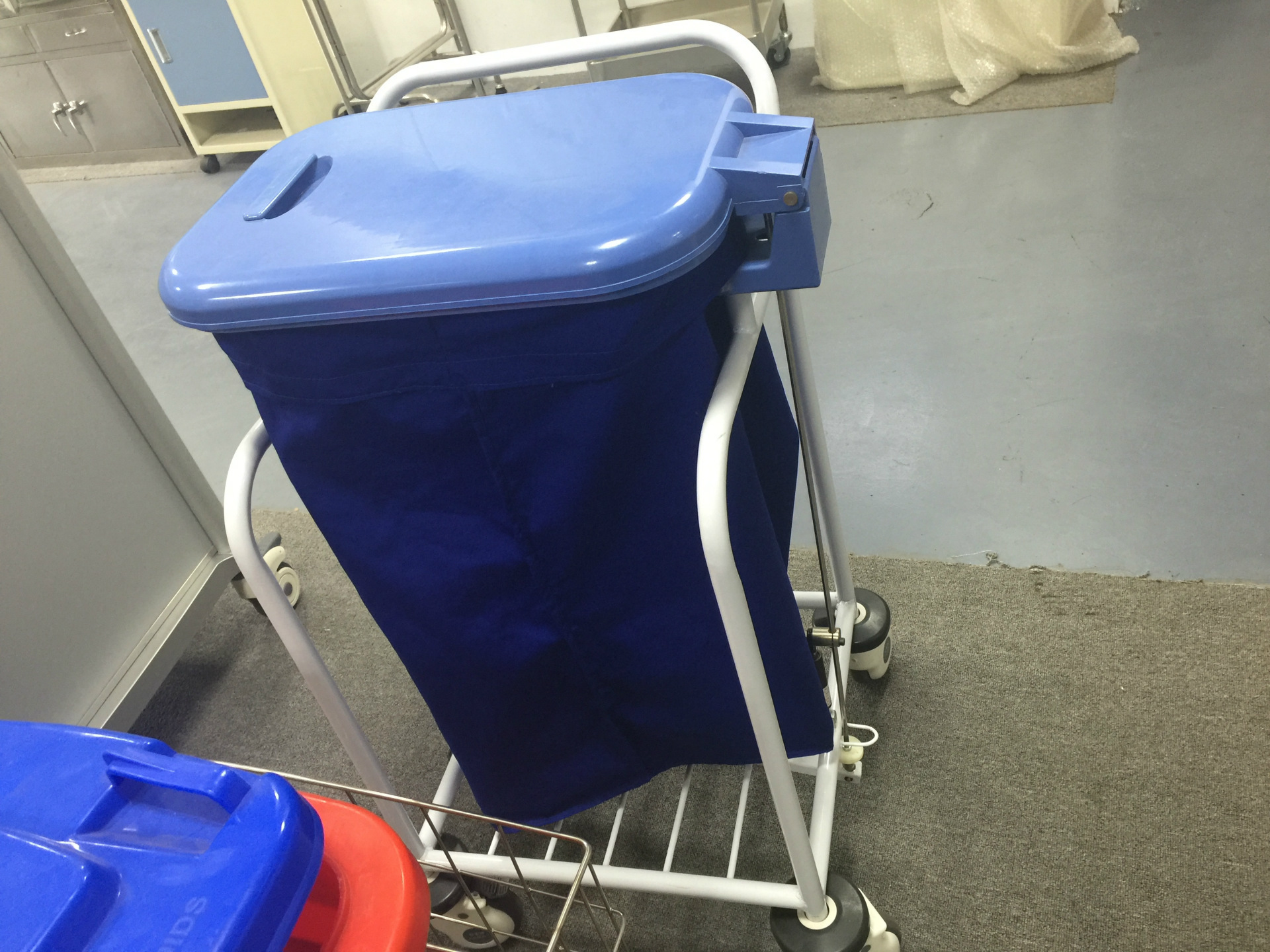 厂家直销手推式污物车医院专用垃圾车带优质防水布