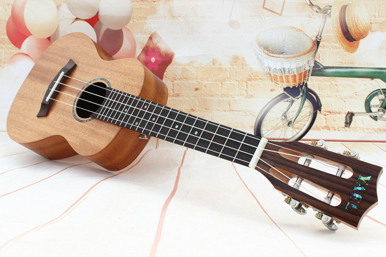 23寸尤克里里乌克丽丽小吉他ukulele小四弦乐器 古典琴头桃花芯木