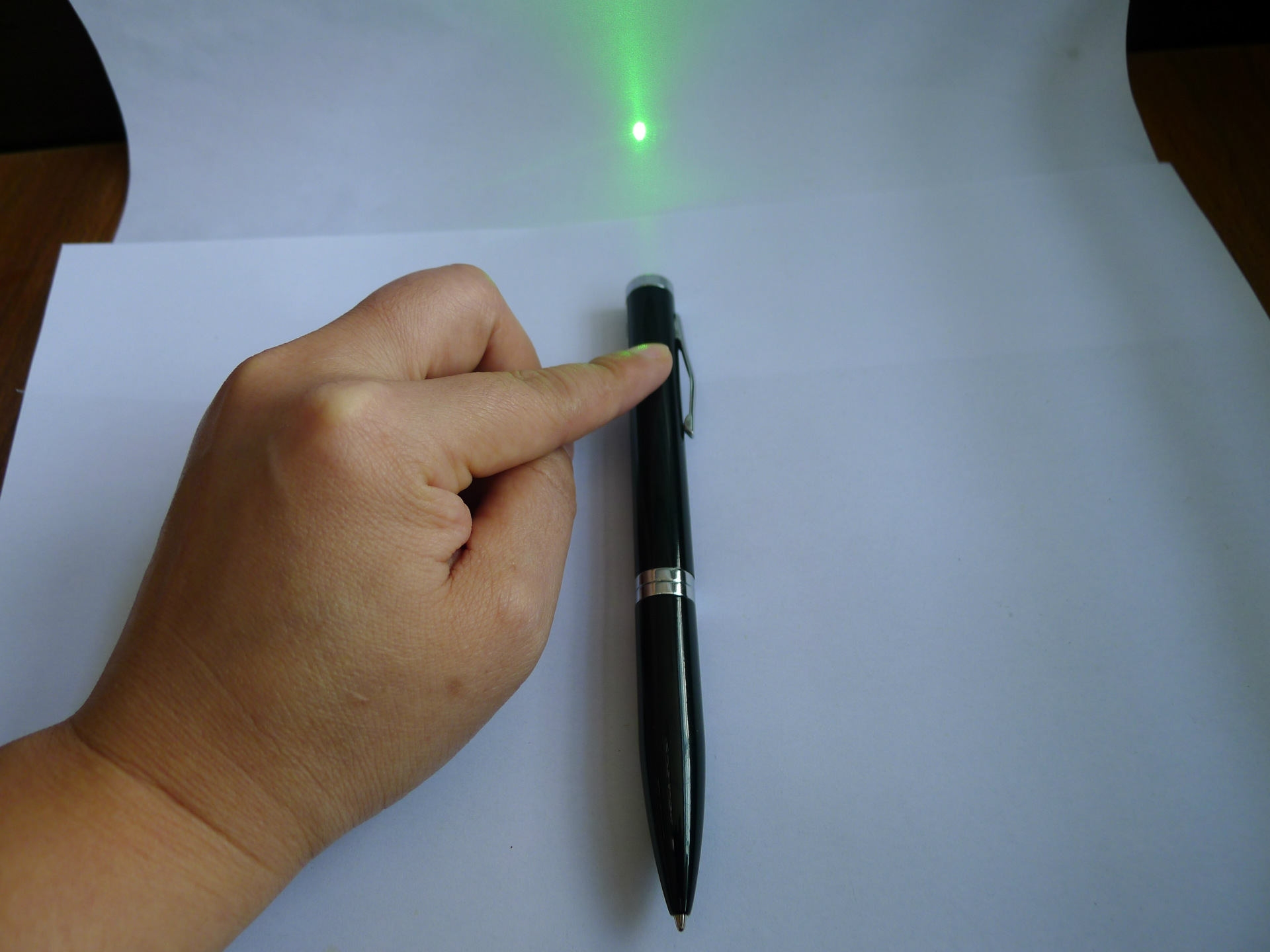 2016新品上市激光指示 书写功能 激光笔 厂家直销可定制 激光 笔