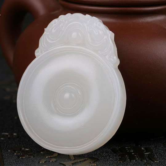 南阳玉市场地摊玉器批发仿古双貔貅平安扣挂件阿富汗白玉吊坠