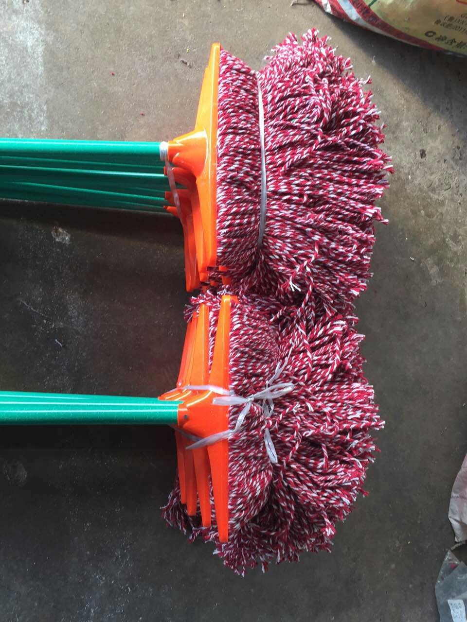 拖把 >拖把木拖把不锈钢拖把塑料拖把家用批发工厂学校棉布拖把  厂家