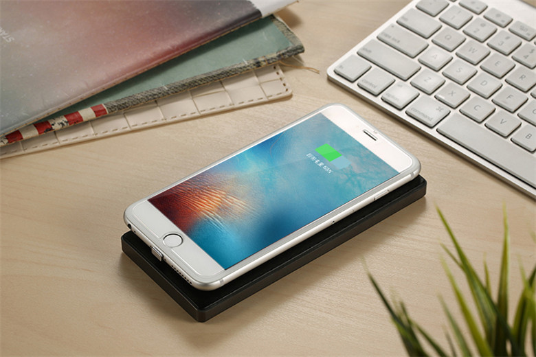 手机无线充电宝_无线充电器和无线充电宝_无线充电宝怎么用