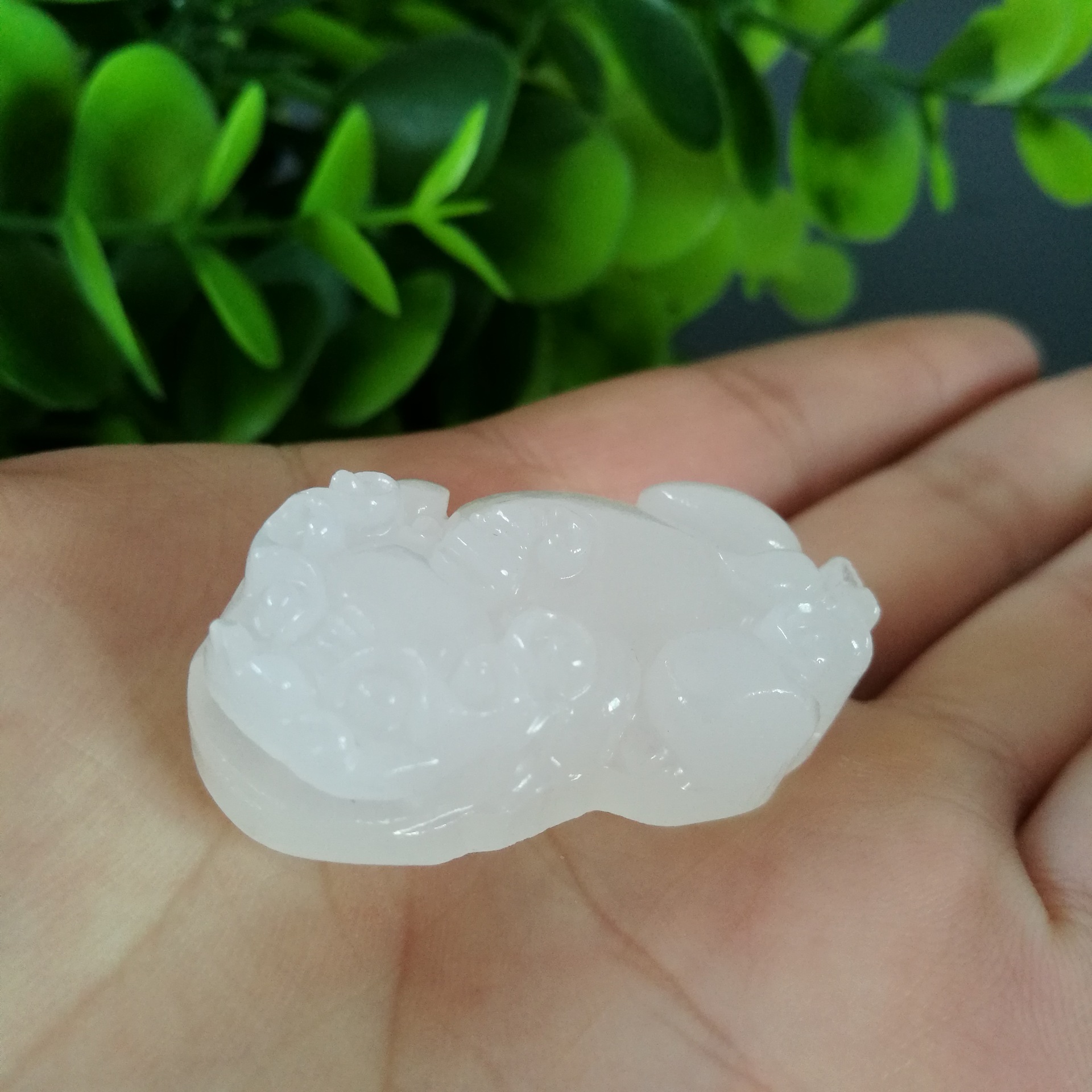 批发汉白玉器工艺品挂饰 阿富汗貔貅吊坠 男女情侣工艺品厂家直销