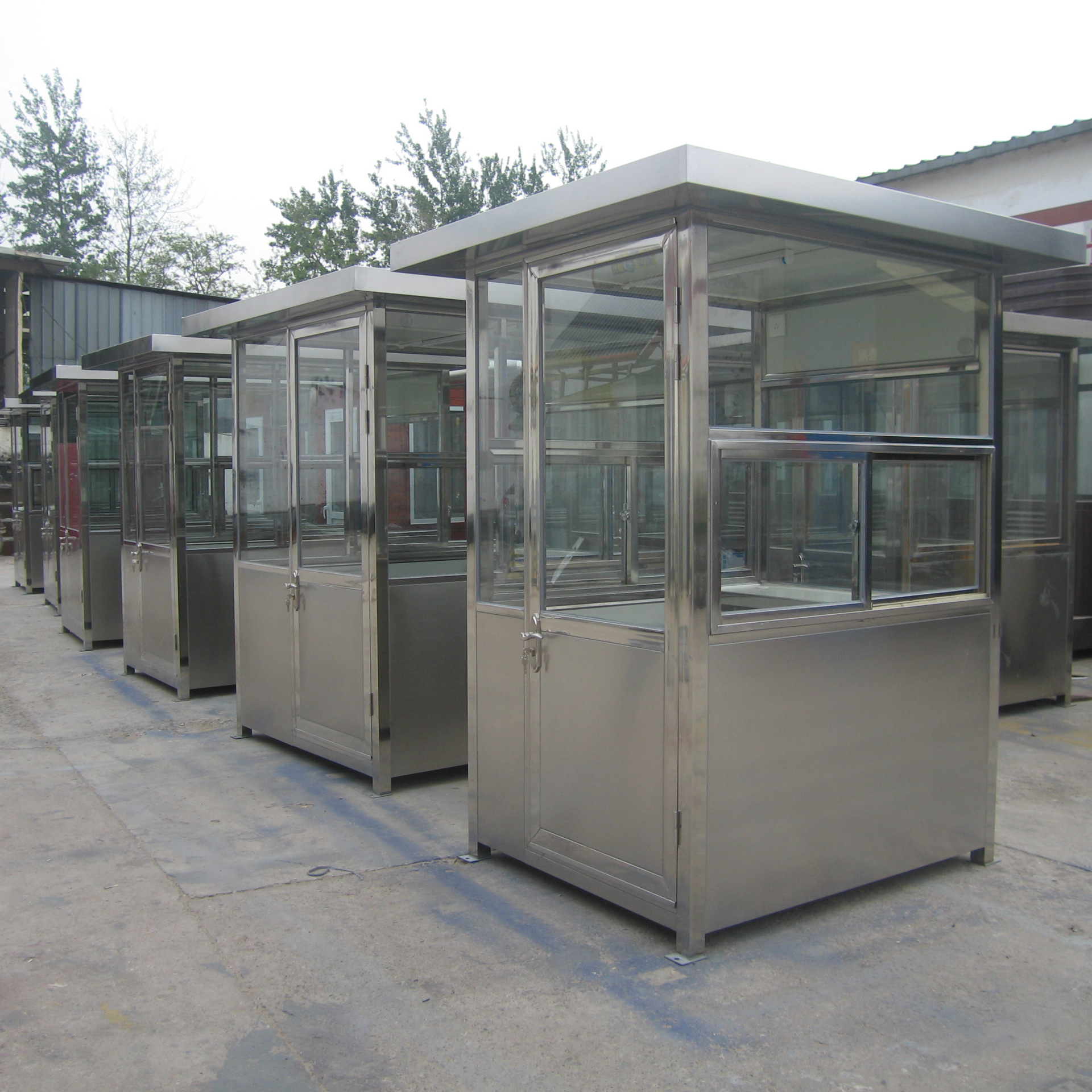 专业供应 不锈钢岗亭 道闸收费岗亭 小区门卫移动岗亭