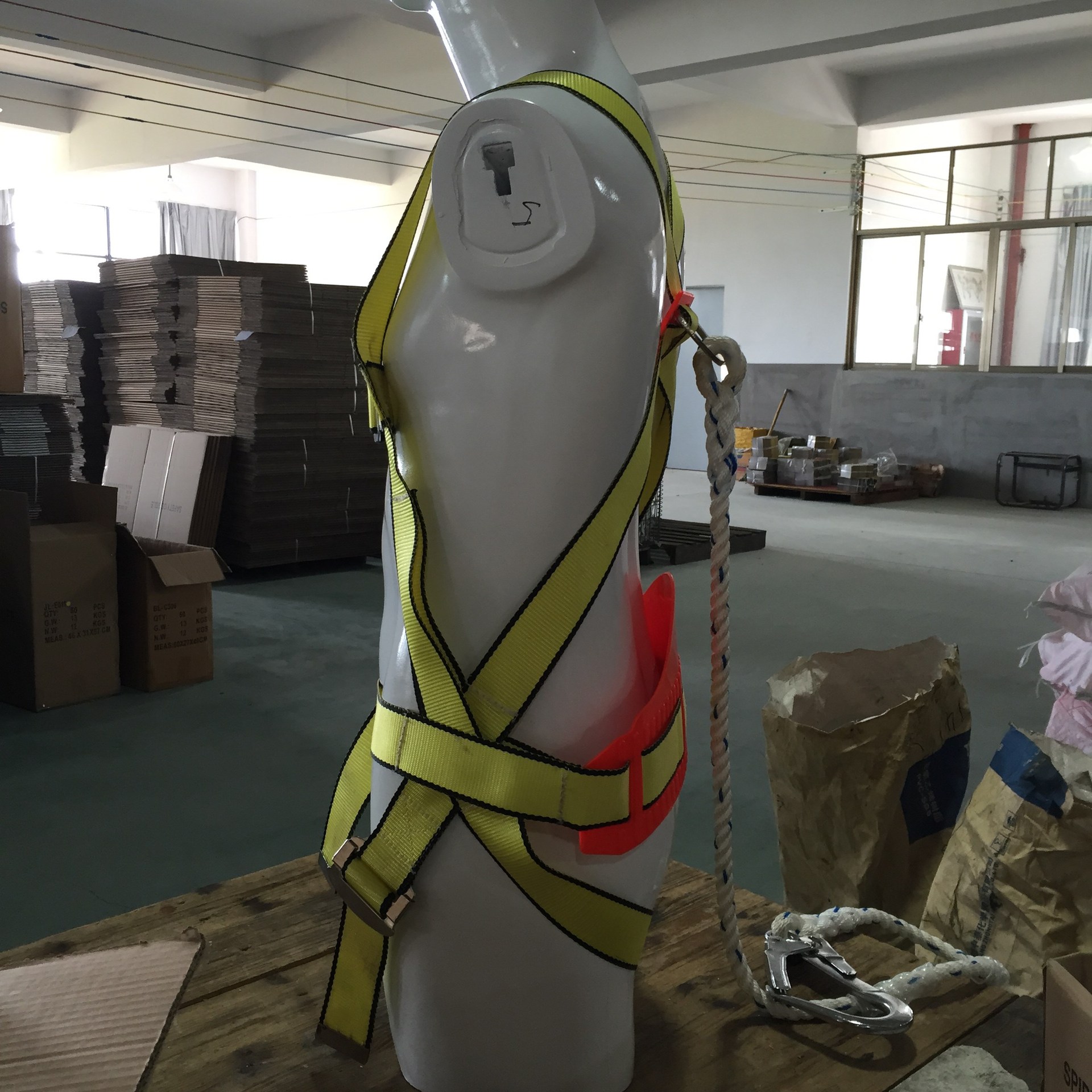 厂家直销全身式安全带电工高空作业建设攀登户外架子工保险锁扣