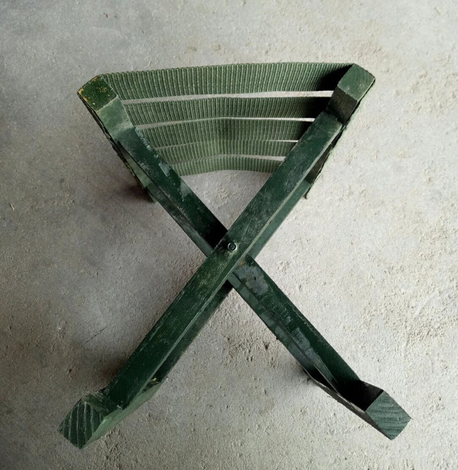 大料实木宽带子 槐木 马扎子 军绿色 实木 学校 训练 户外