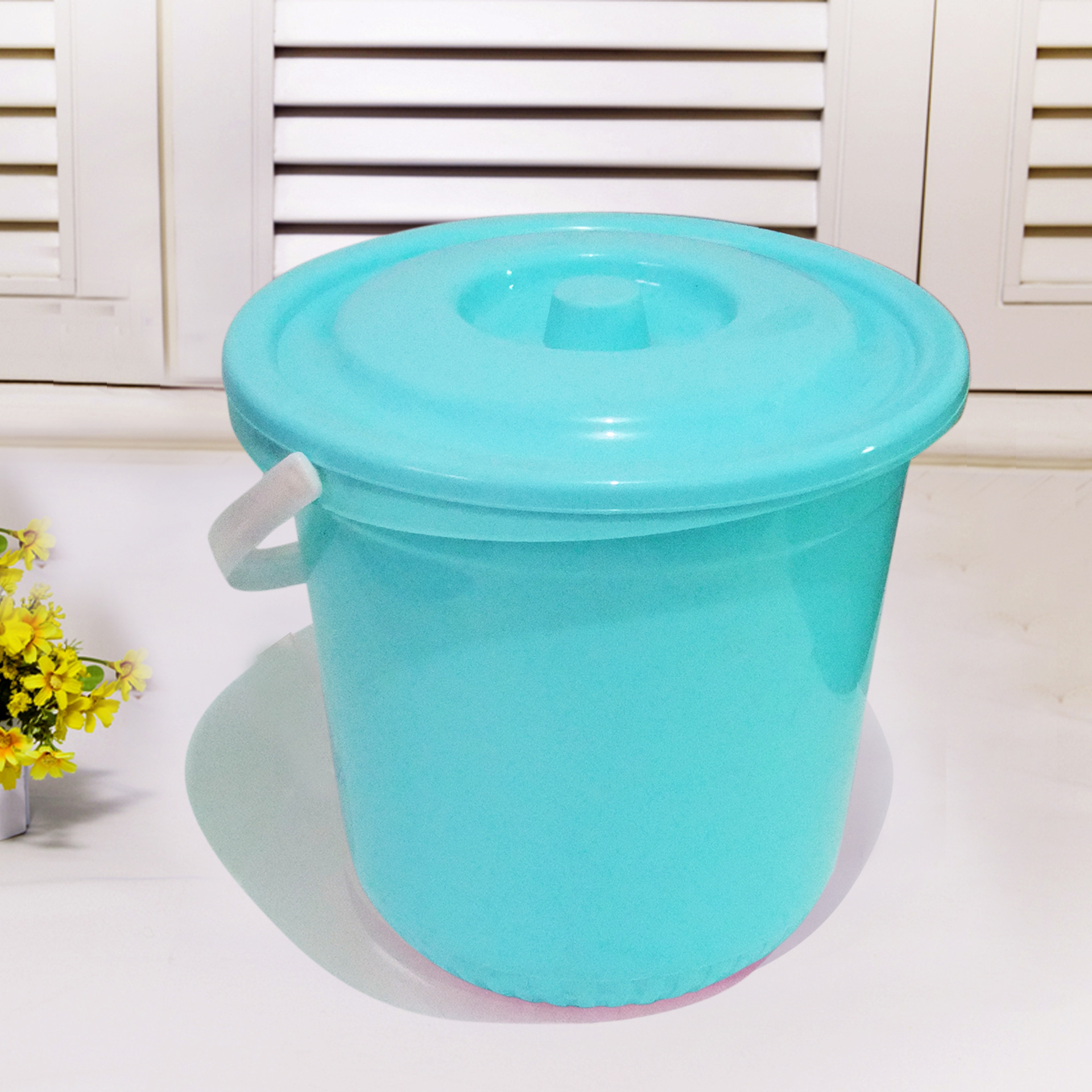 厂家直销 欧式加厚塑料桶 家用手提带盖塑料桶16l塑料桶批发