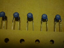 热敏电阻器电阻温度lnrt_ptc热敏电阻怎么接_过热保护用ptc热敏电阻器