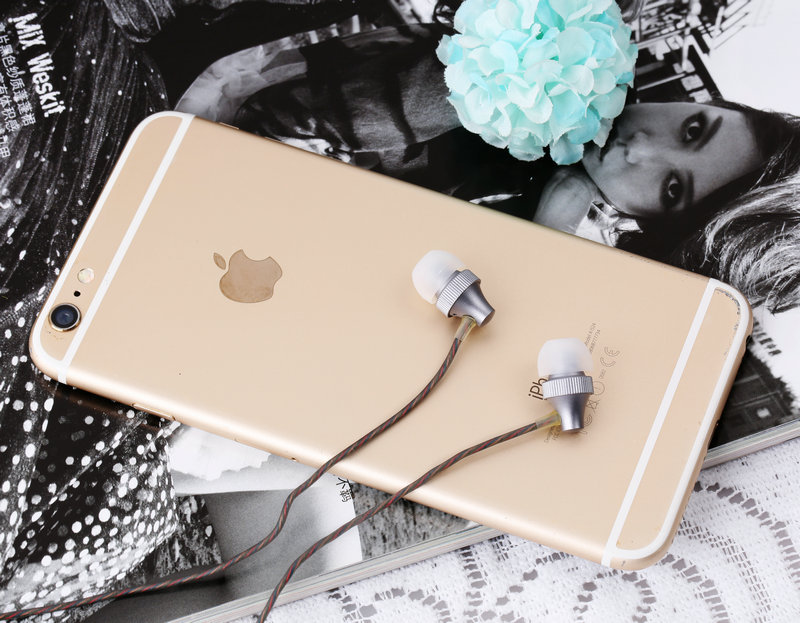 欧意时尚香水金属耳机 重低音入耳式手机耳机 高音质线控耳机