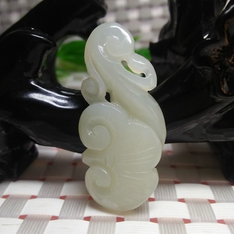 批发新款手工雕刻玉器女款挂件白玉玉坠天然新疆和田玉如意吊坠