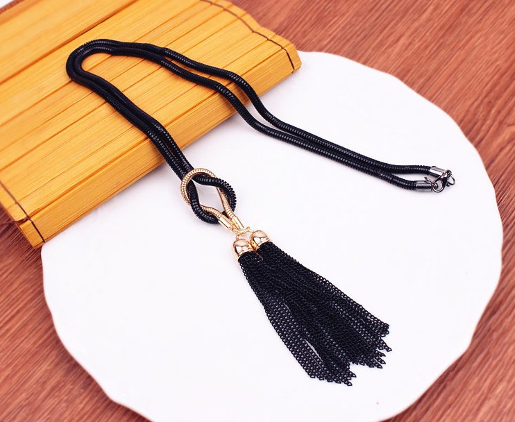 欧美流行爆款饰品黑色流苏打结毛衣链秋冬长款女毛衣项链配饰挂件