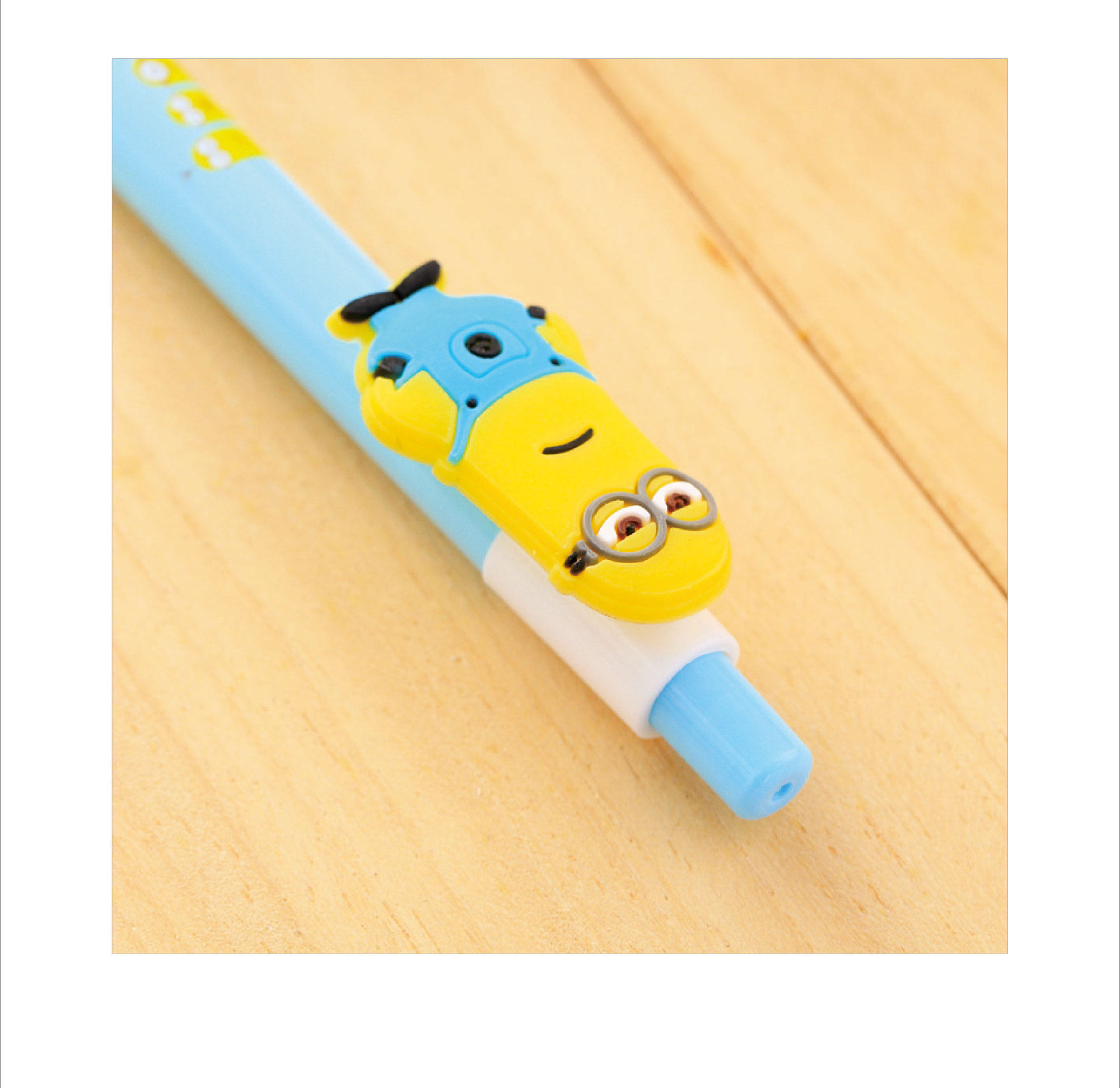 中性笔可爱卡通小黄人中性笔05mm创意水笔黑色水性笔办公文具