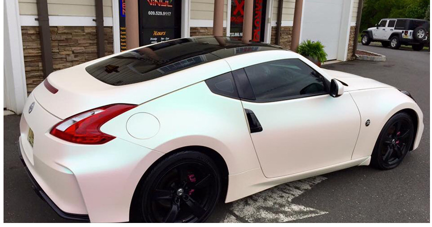 汽车曙光白色变色龙改色膜三色渐变红绿白全车身贴膜整车外饰贴纸