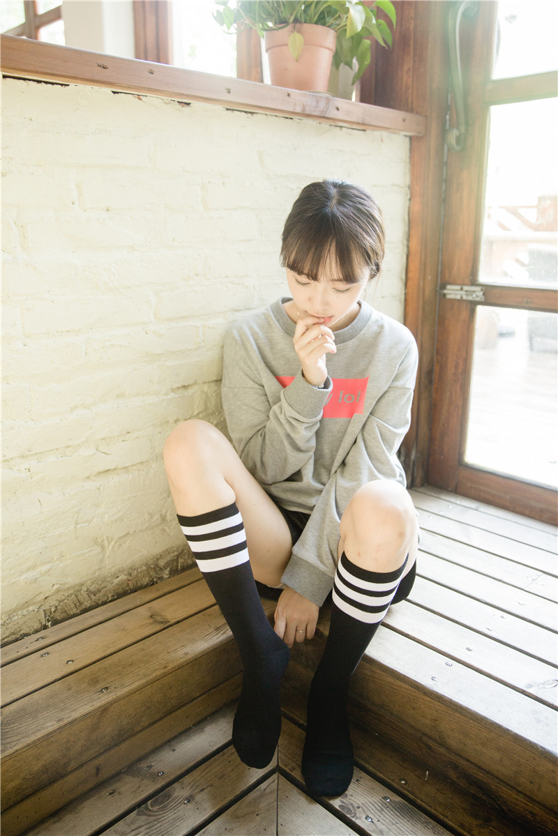 日韩全棉女士三条杠袜子 学生运动女袜 新款长筒棒球袜批发