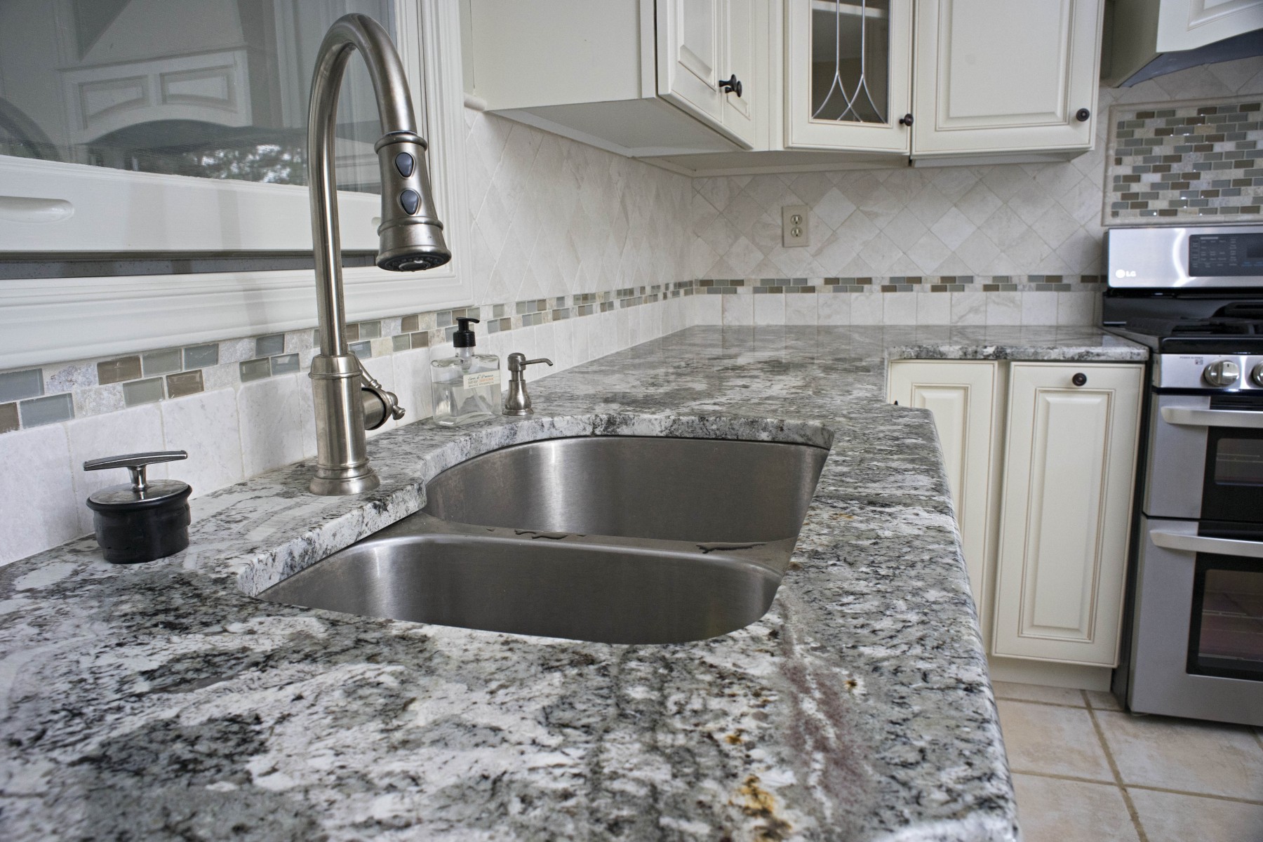 广东石英石板材大板 石英石加工台面厨房餐台大理石桌面按需定做