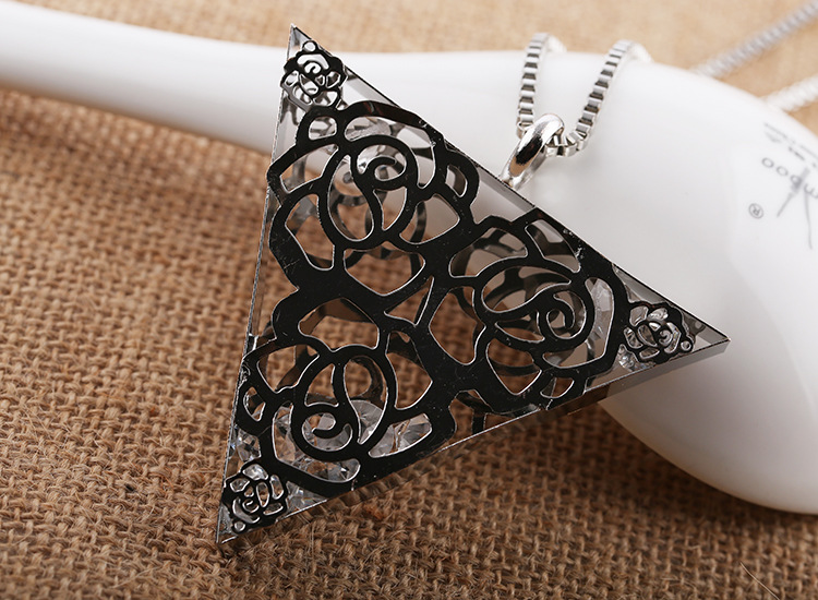 新款水晶项链韩版镂空三角形挂件长款毛衣链