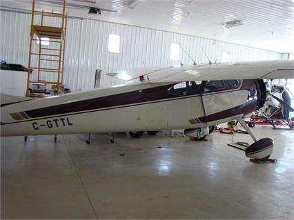 私人飞机1951架cessna195a固定翼飞机