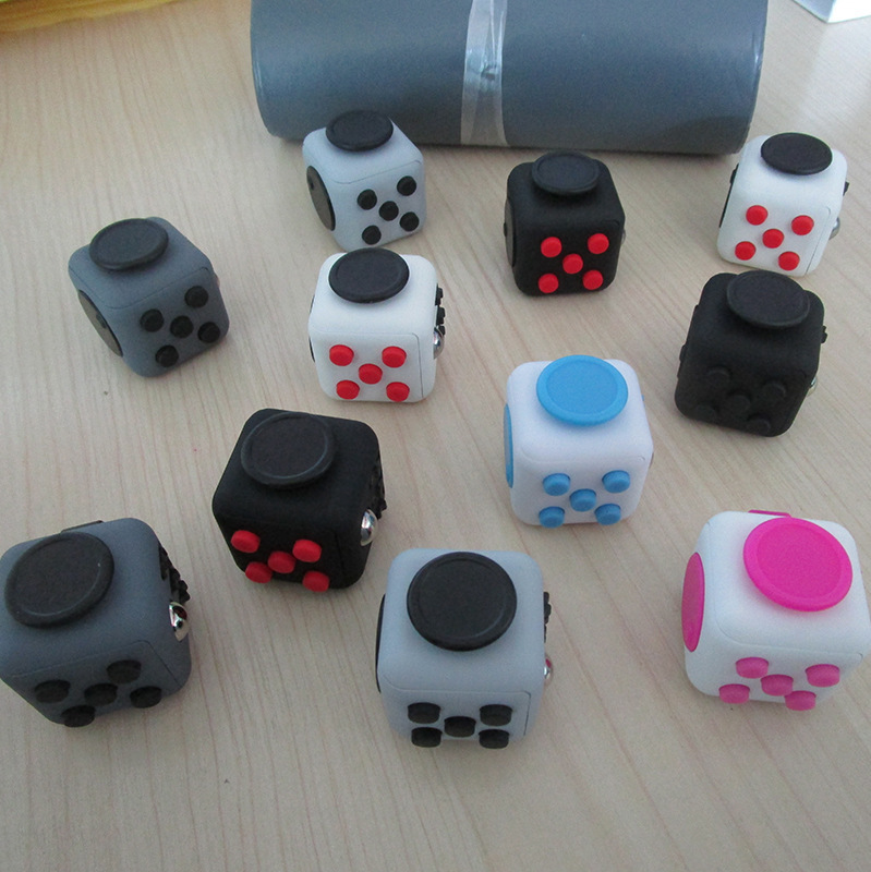 工厂批发现货一代减压魔方成人解压玩具解压骰子oem定制可验厂