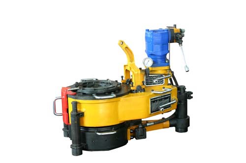 配备液动背钳,是在油田修井作业中用来上卸各种油管,小套管和小钻杆的