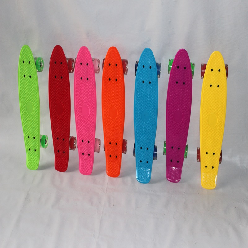 四轮滑板pu闪光小鱼板单翘板