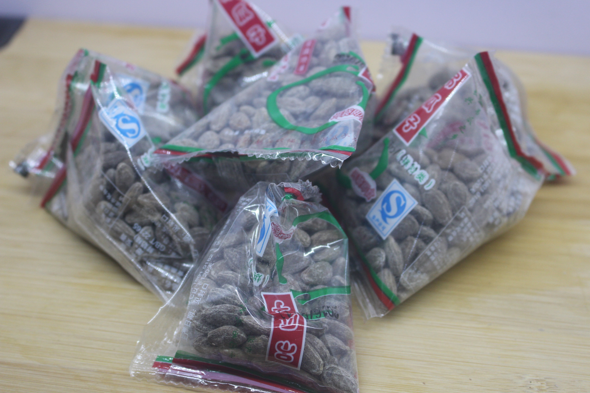 临安鸿良食品有限公司 供应信息 生瓜子 【鸿礼】批发手抓包吊瓜子