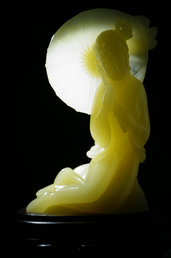 台湾回流寿山石结晶性青芙蓉摆件『和平淑女』林伟国作金石篆刻