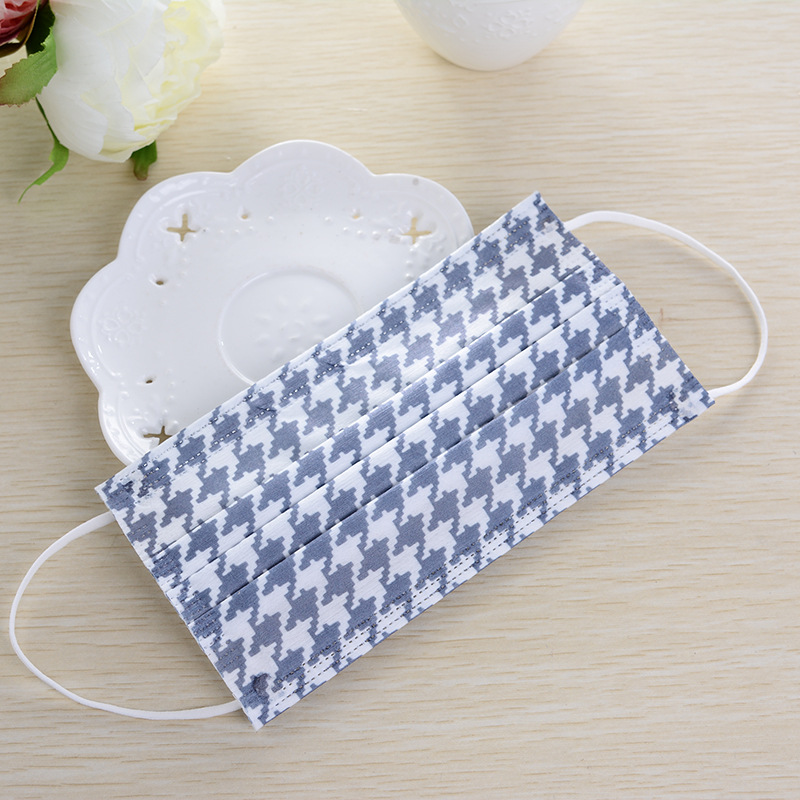 批发水刺布一次性口罩成人平面口罩时尚印花口罩蓝色印花厂家直销