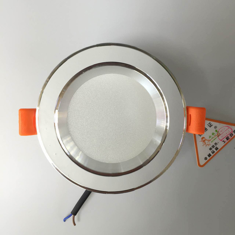 外壳材质:铝 可否调光:可以 封装工艺:贴片式 品牌:小牧童 输入电压