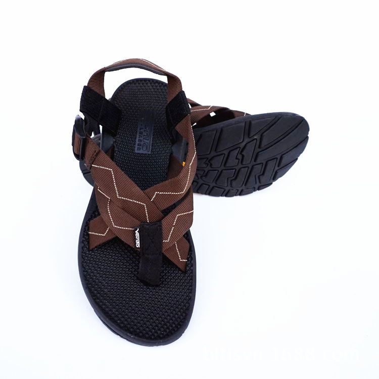 vento经典爆款男士户外夹趾沙滩凉拖橡胶鞋 产品信息:    品牌: 越南