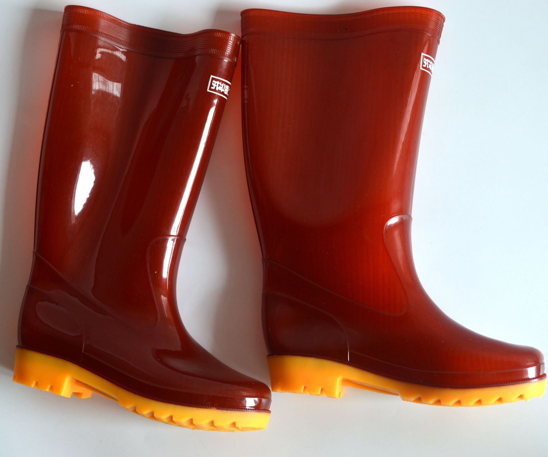 华龙男双新料a茶塑料雨鞋高筒茶色水鞋雨靴劳保工矿鞋耐磨耐酸碱