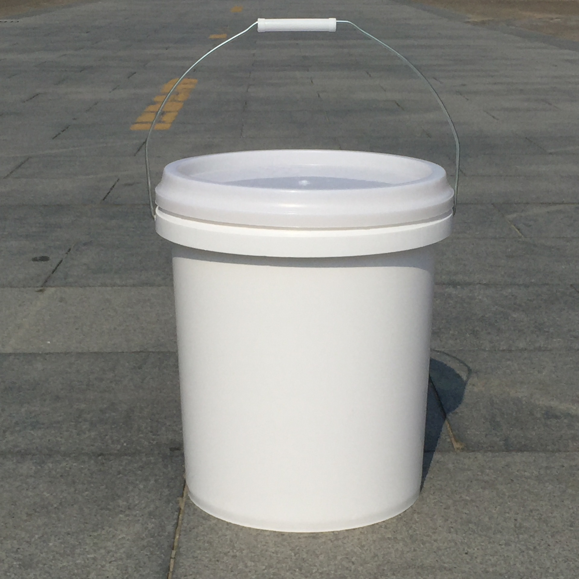 厂方直销 16-b提手铁油漆桶 润滑油桶包装桶 塑料油漆桶圆形-阿里巴巴