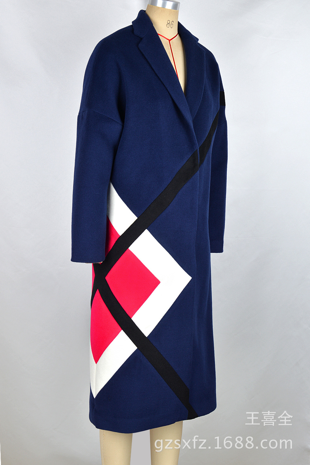 羊毛, 20% 锦纶   产品度量尺寸:   xs:衣长 113厘米 / 胸围 96厘米