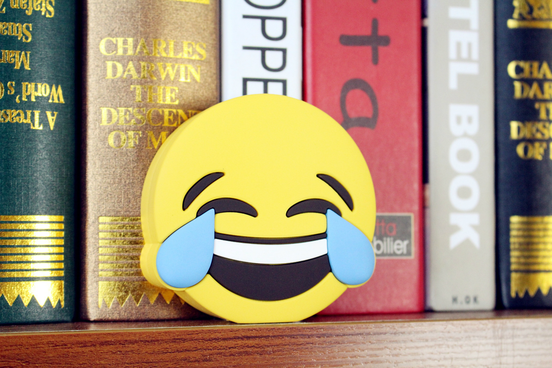 卡通qq表情移动电源笑出眼泪表情包礼品 充电宝便携通用充电宝_义乌市