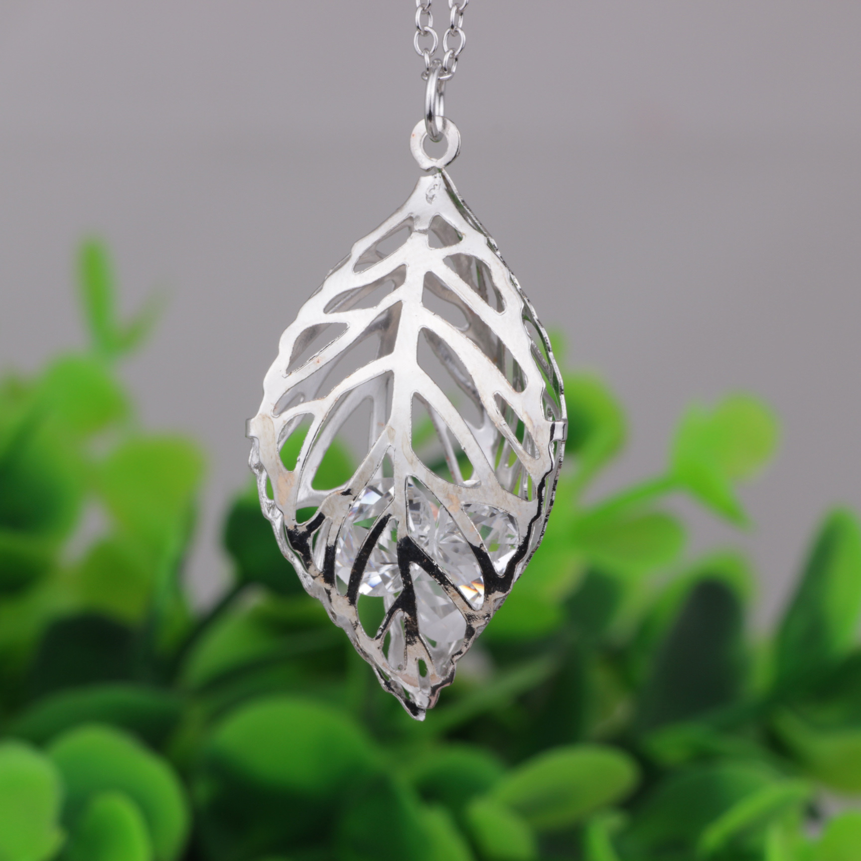 外贸饰品 水钻镂空立体树叶吊坠项链-梦幻