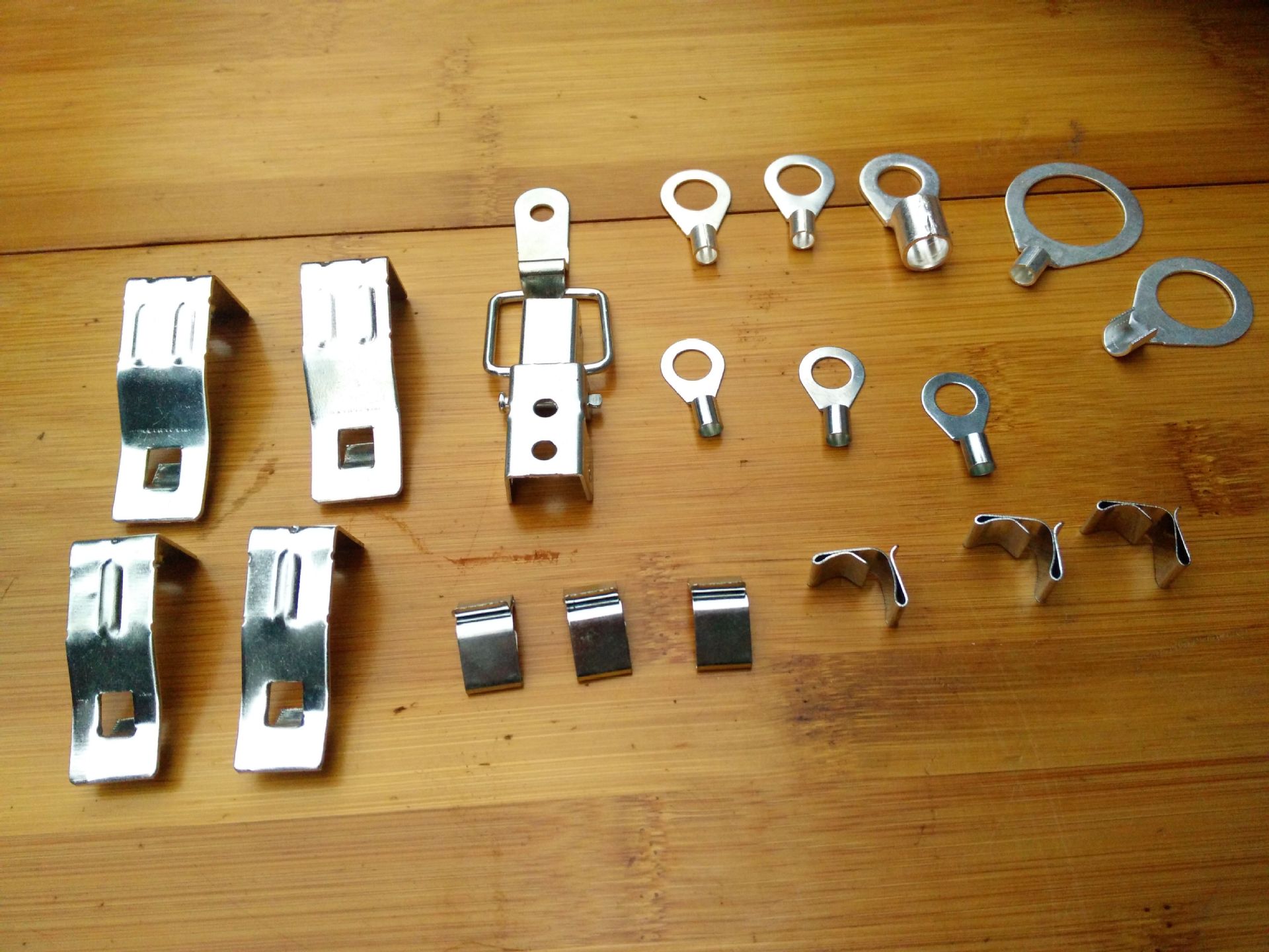 桥架配件 桥架免焊扣 桥架七字扣 桥架焊扣 桥架盖子扣 卡扣