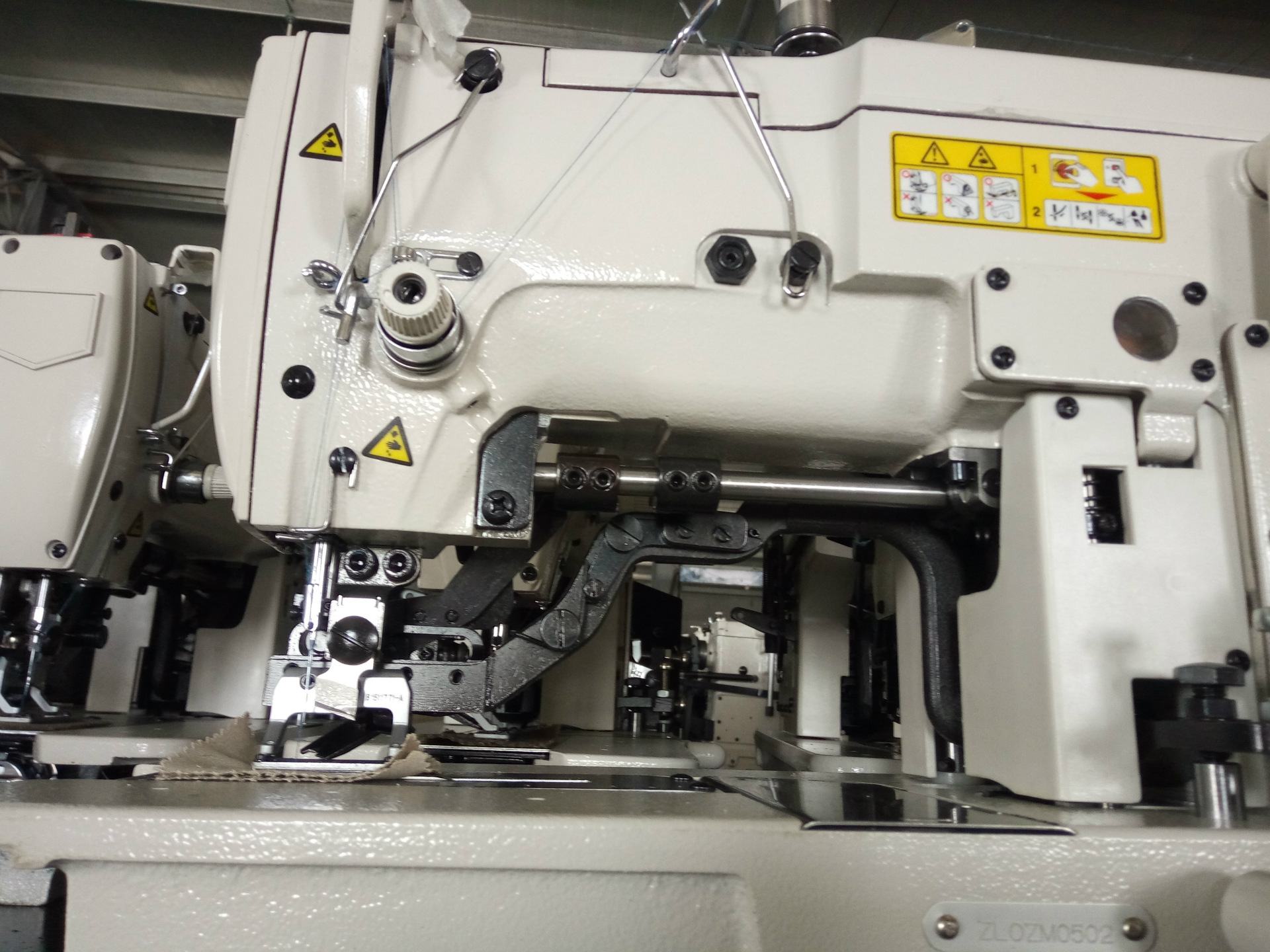 重机款781高速锁眼机 钮门车 电脑直驱平头锁眼机 电动工业缝纫机