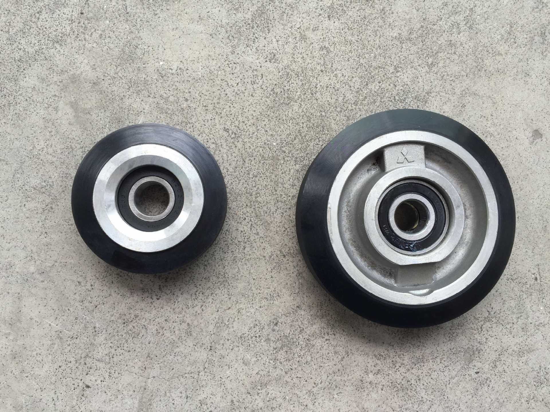 现货直销三菱电梯配件正品导向轮6-8-320支持一件代发量大优惠