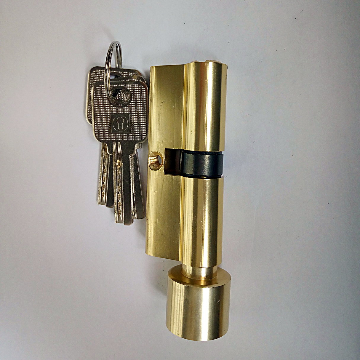 超b级锁芯钥匙为平板型,匙槽为单面或者双面有两排凹形加s形,或内外